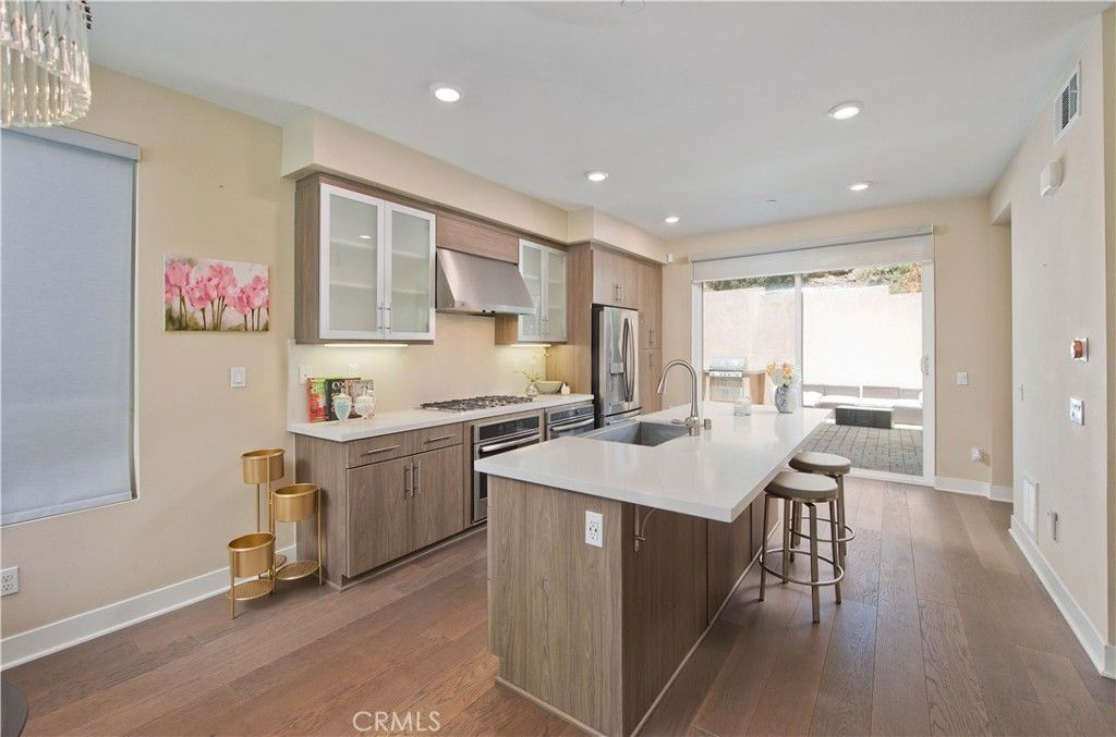 Photo of 6749 W Gill Way, Los Angeles, CA 90068 (MLS # SR25240758)