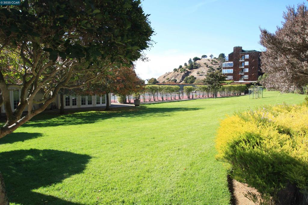 BRICKYARD LANDNG - Residential