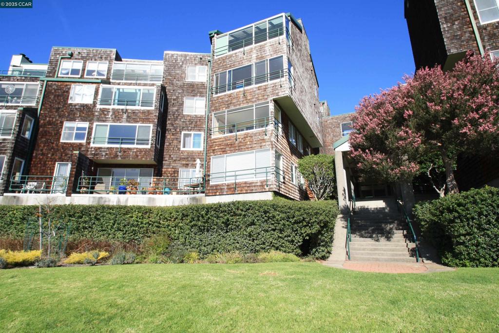 BRICKYARD LANDNG - Residential