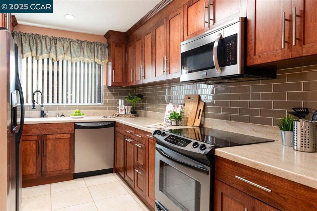 BRICKYARD LANDNG - Residential