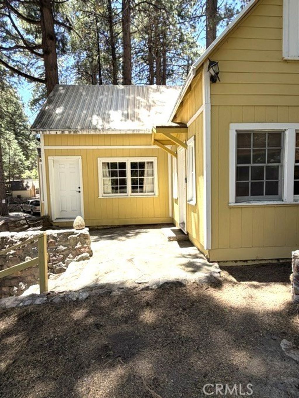 Photo of 31858 Hollow Way Way, Running Springs, CA 92382 (MLS # IV26130283)