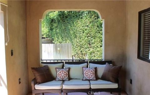 Photo of 507 Grove Place, Glendale, CA 91206 (MLS # GD26071372)