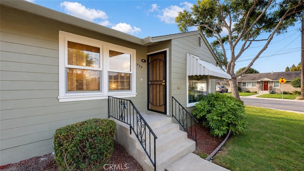 929 Capistrano