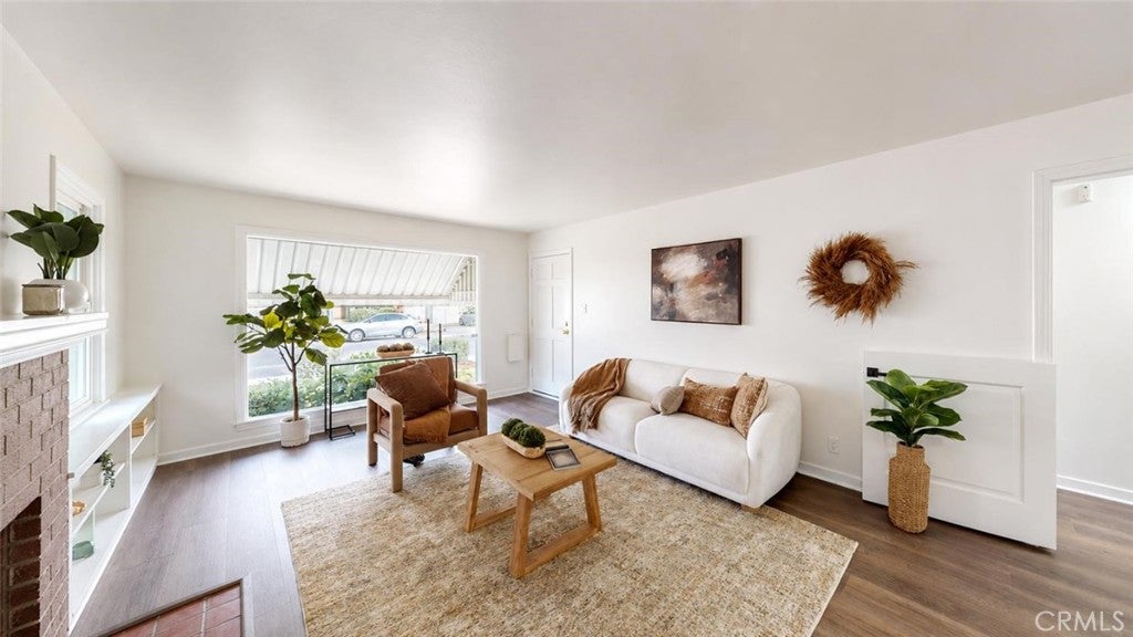 929 Capistrano