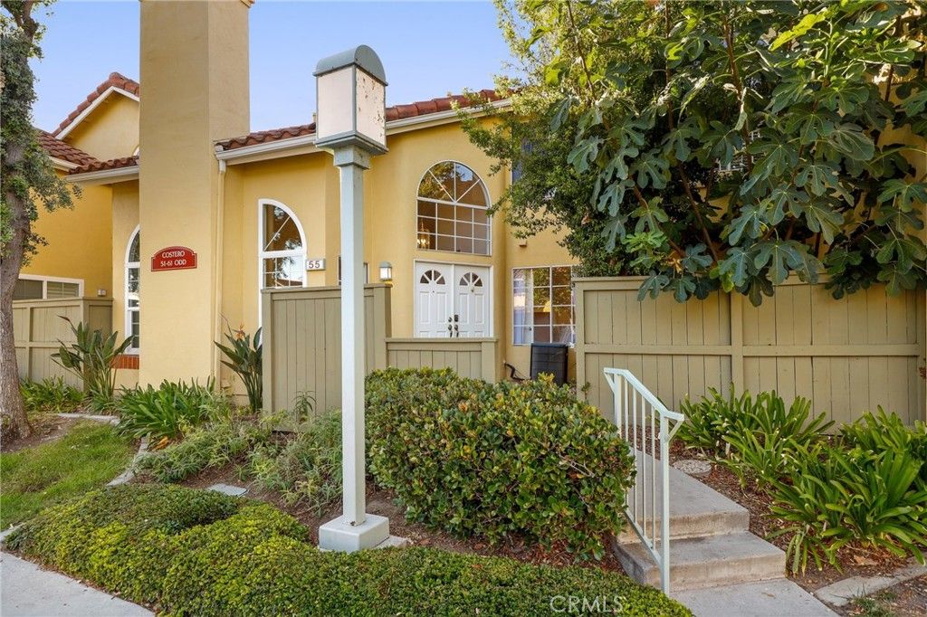 Photo of 55 Costero Aisle #239, Irvine, CA 92614 (MLS # OC25243087)