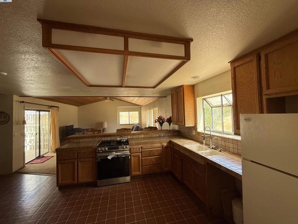 5893 Fruitland Rd