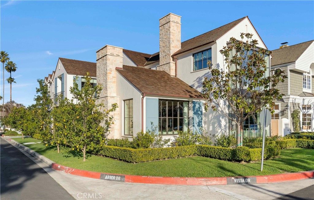 Photo of 2571 Vista Dr, Newport Beach, CA 92663 (MLS # NP26014287)