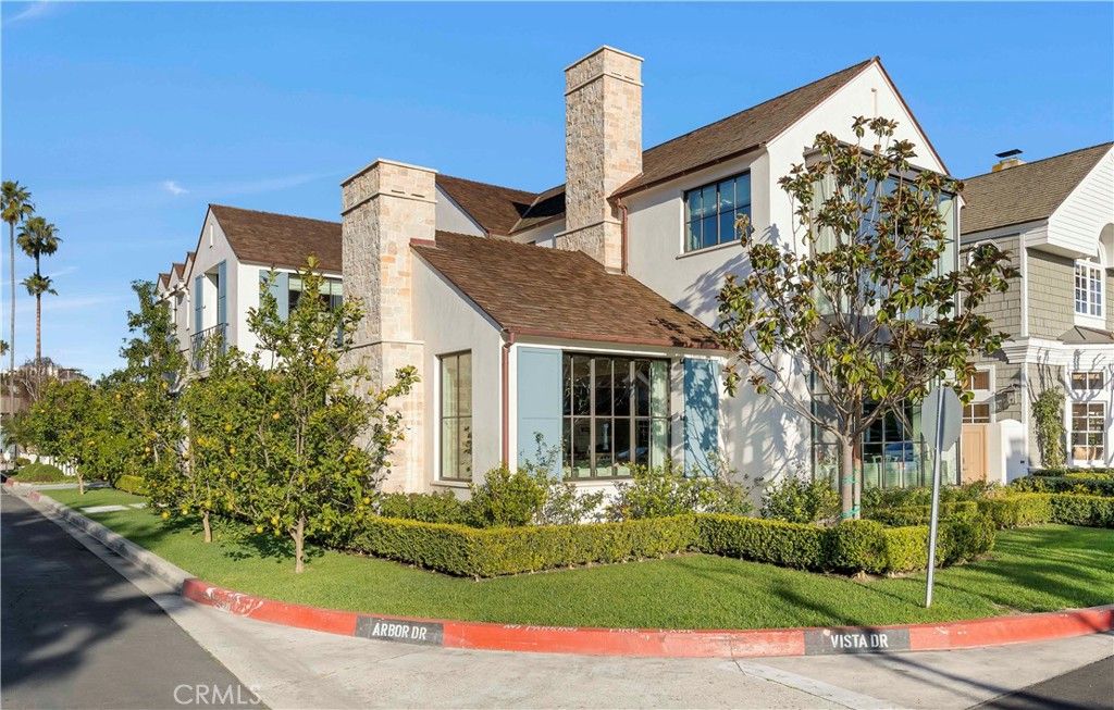 Photo of 2571 Vista Dr, Newport Beach, CA 92663 (MLS # NP26014287)