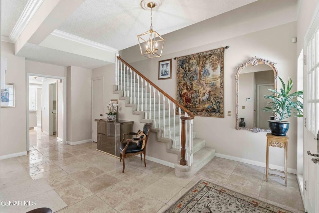 2938 Winding Lane