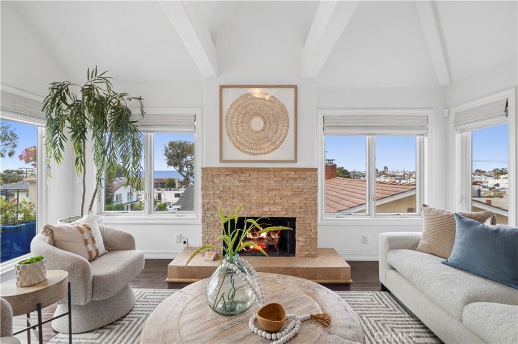 Photo of 423 Poppy Ave, Corona Del Mar, CA 92625 (MLS # NP26089528)