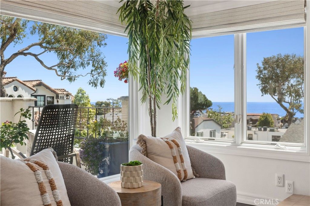 Photo of 423 Poppy Ave, Corona Del Mar, CA 92625 (MLS # NP26089528)