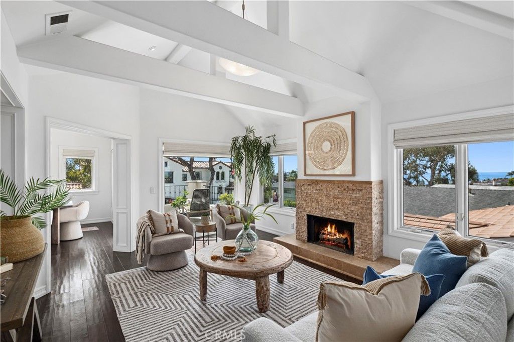 Photo of 423 Poppy Ave, Corona Del Mar, CA 92625 (MLS # NP26089528)
