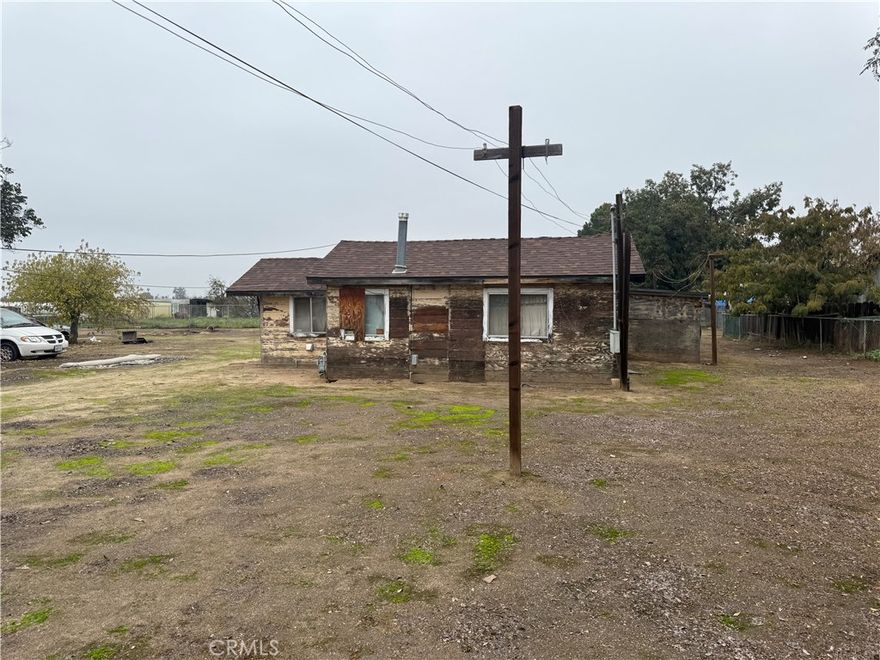 This is a great opportunity to own a 1-acre lot. The property provides a space for expansion, gardening and it already includes a 1-bedroom, 1-bathroom house on site.
