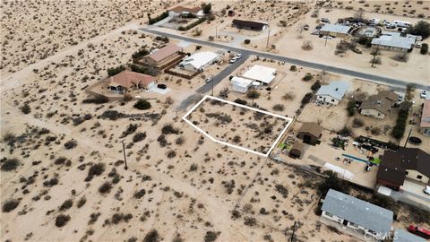 Photo of 207 Indian Circle, 29 Palms, CA 92277 (MLS # PW25256413)