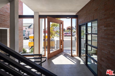 Tiny photo for 214 S Kalorama Street, Ventura, CA 93001 (MLS # 26994971)