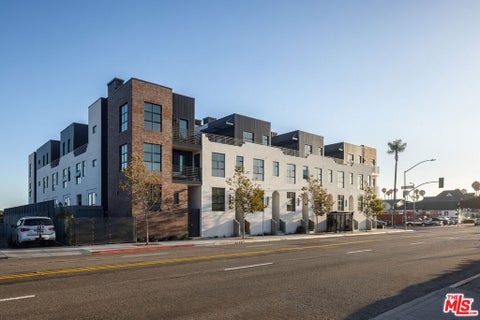 Tiny photo for 214 S Kalorama Street, Ventura, CA 93001 (MLS # 26994971)