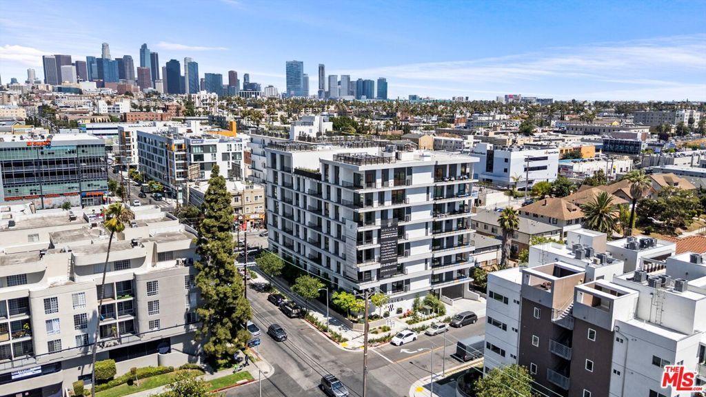Photo of 904 S New Hampshire Avenue #PH-2, Los Angeles, CA 90006 (MLS # 26673627)