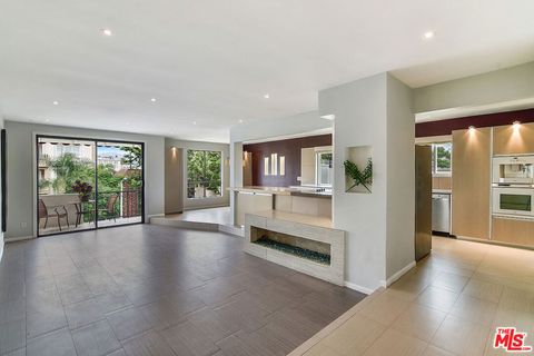 Photo of 11920 DOROTHY Street #302, Los Angeles, CA 90049 (MLS # 25621343)