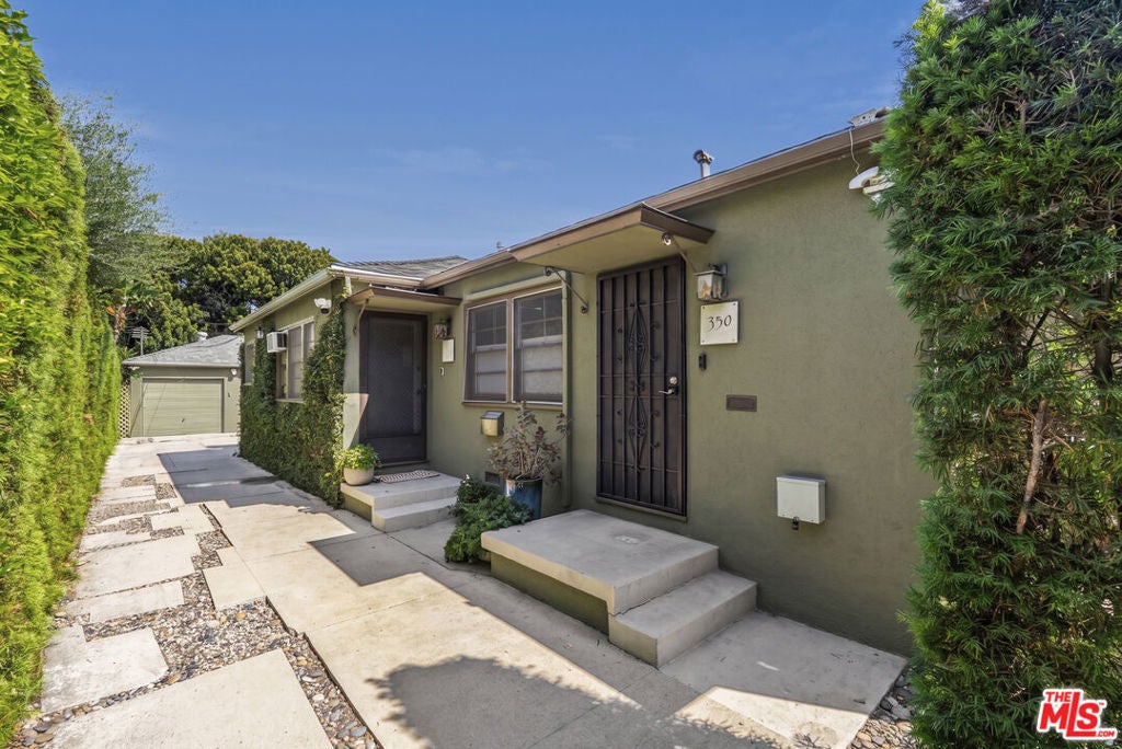350 N San Vicente Boulevard