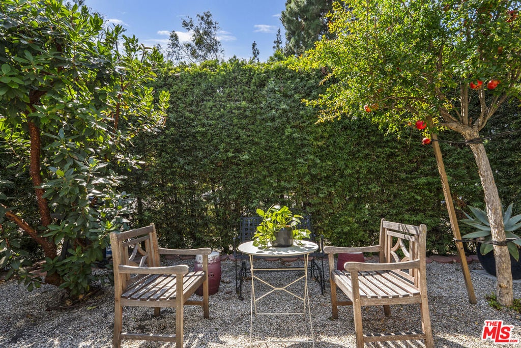 350 N San Vicente Boulevard