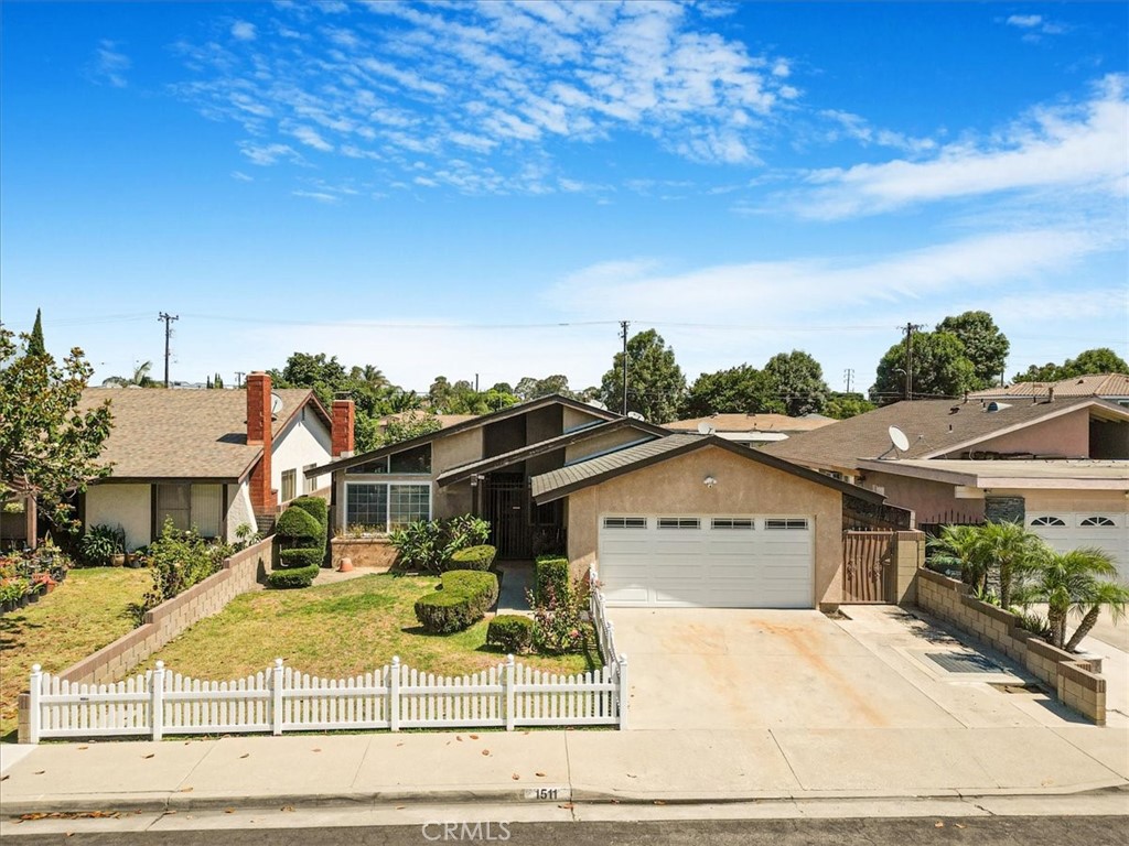 Charming Central Carson Opportunity – Cosmetic Fixer with Great Potential!
Located in the heart of Central Carson, this 3-bedroom, 2-bath single-family home offers 1,668 sq ft of living space on a generous 5,069 sq ft lot. With a spacious floor plan and solid bones, this home is a perfect opportunity for buyers looking to customize and add value. The layout includes a large living area, ample natural light, and great potential for modern updates. The lot is on a cul-de-sac and provides room for outdoor entertaining, gardening, or possible expansion.
Ideal for investors, DIY enthusiasts, or anyone seeking a home with upside potential in a desirable neighborhood. Close to parks, schools, shopping, and freeway access. Bring your vision and make this Carson gem shine!