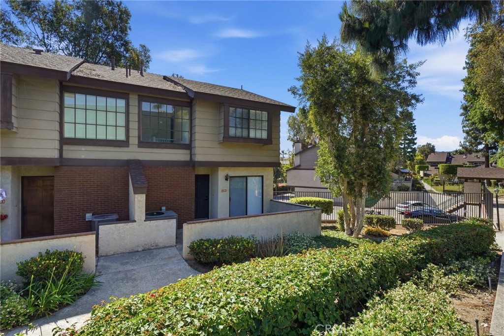 1491 W Lambert