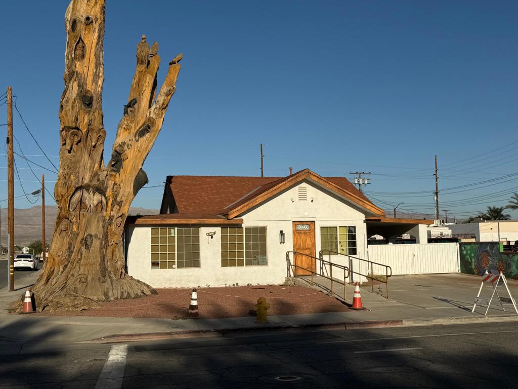 Properties 1 810 Vine Avenue