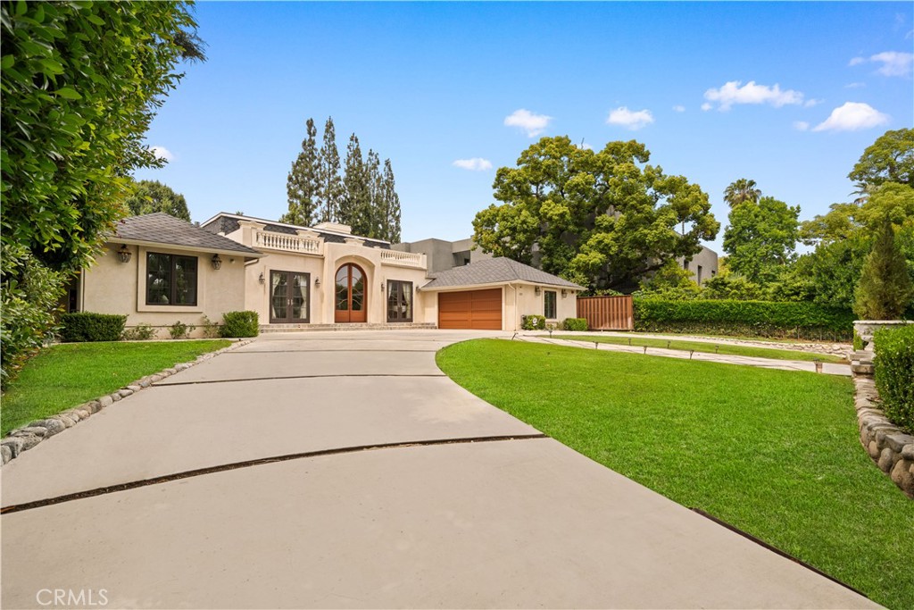 325 W Bellevue Drive