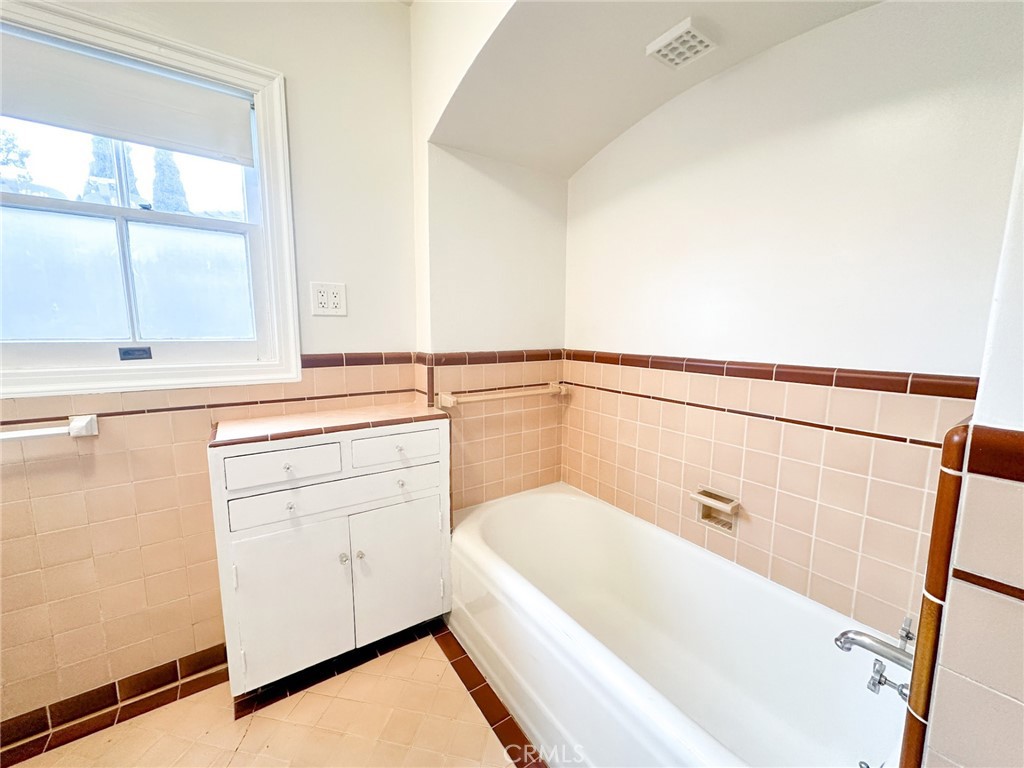 California Heights (CH) - Residential Lease