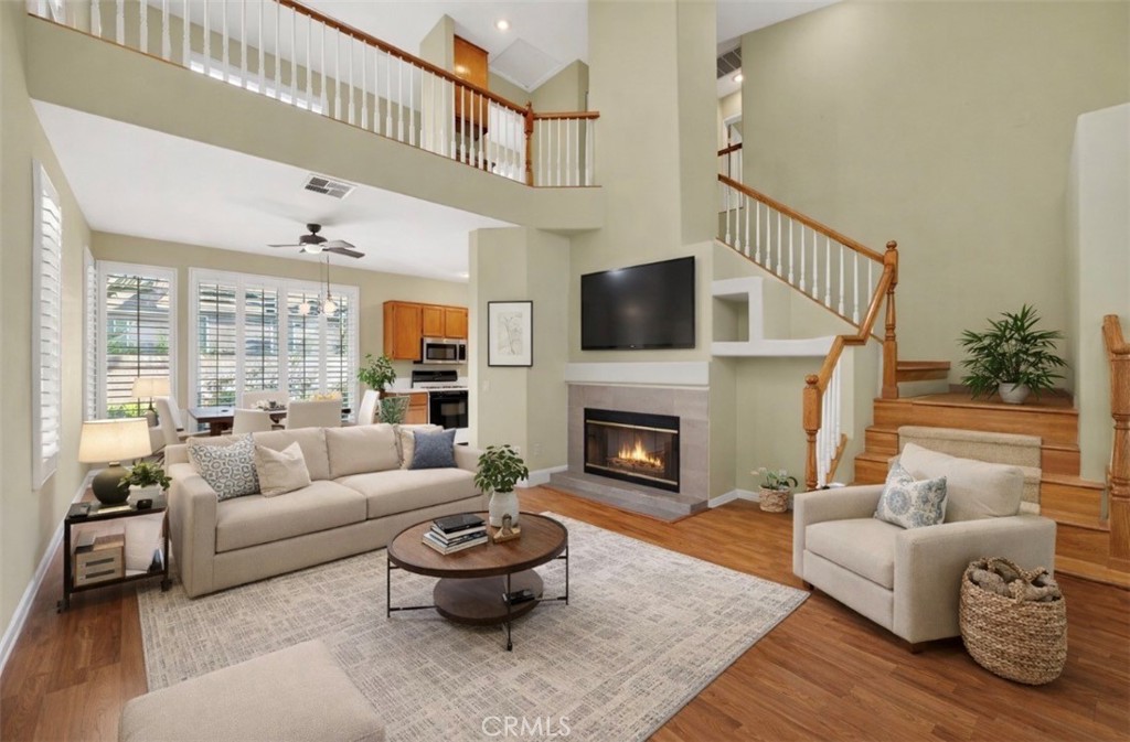 1232 Paseo Azul