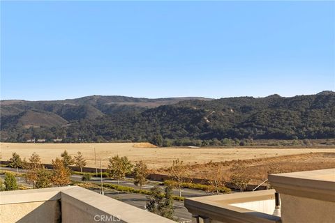 Photo of 126 Stetson St, Rancho Mission Viejo, CA 92694 (MLS # OC25250121)