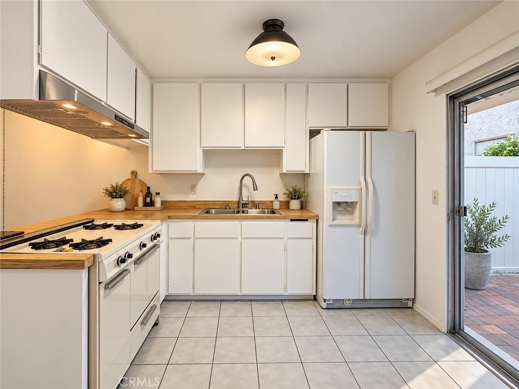 8093 Worthy Drive