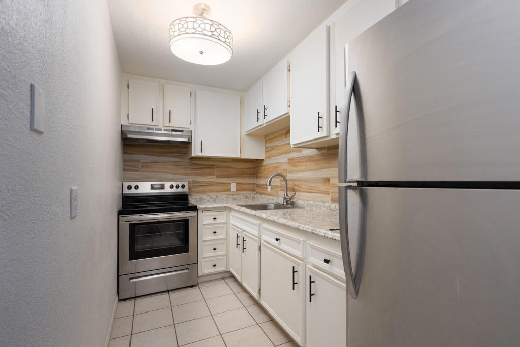 470 N Villa Court 109