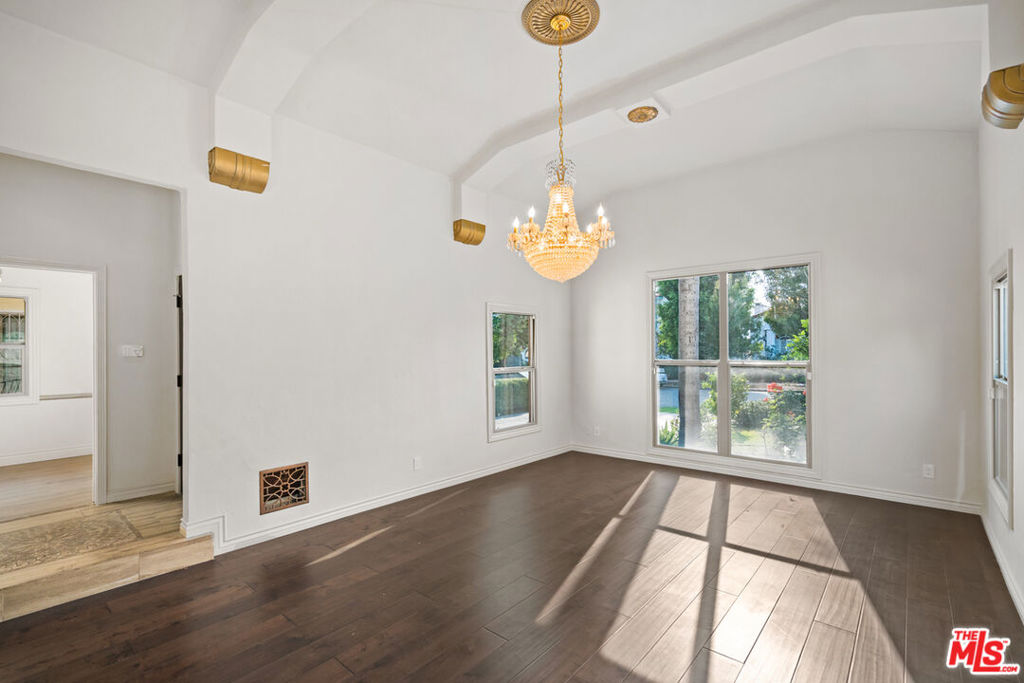 422 S Clark Drive