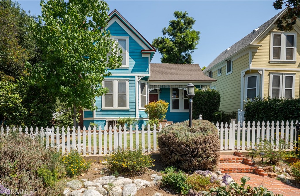 211 E Virginia Avenue
