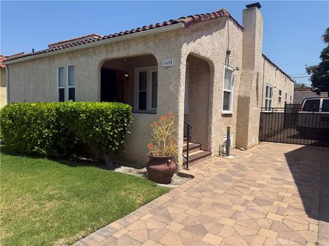 Photo of 6608 Arlington Avenue, Los Angeles, CA 90043 (MLS # SR25181985)