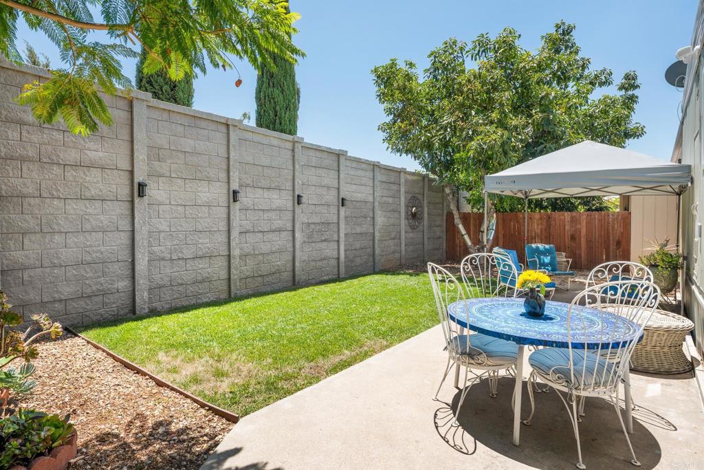 1010 E Bobier 17