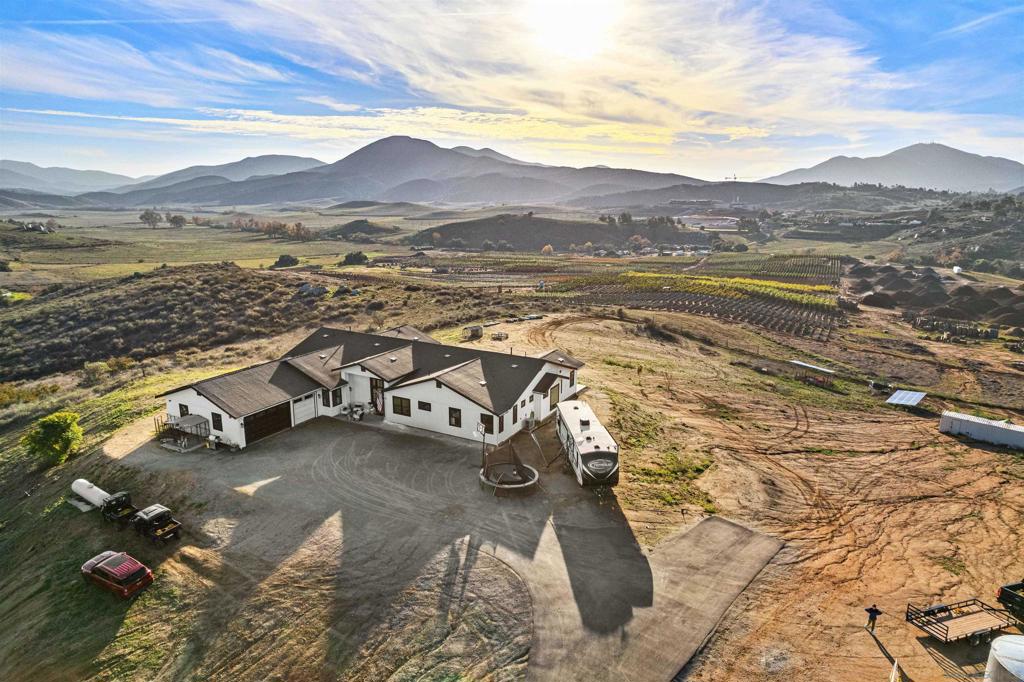 13504 Hillside Estates