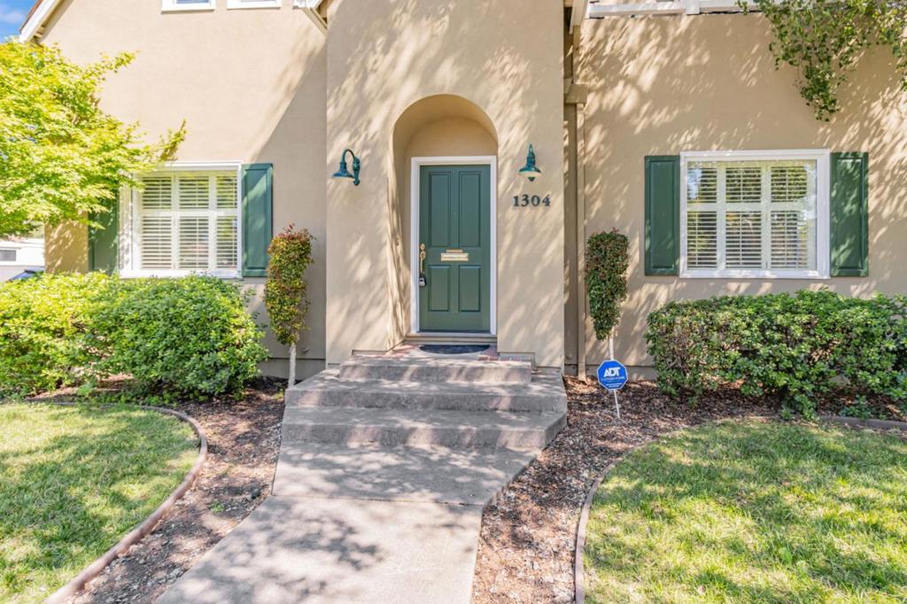 1304 Randol Avenue