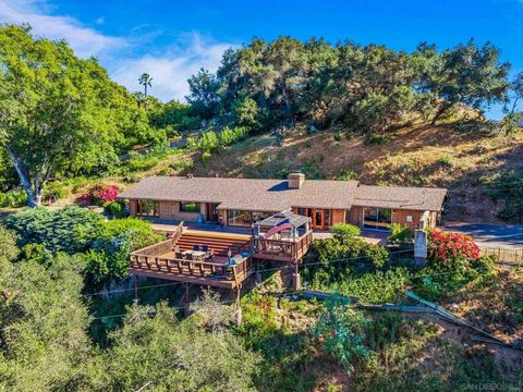 Photo of 2305 Royal Oak Dr, Escondido, CA 92027 (MLS # 260009838SD)