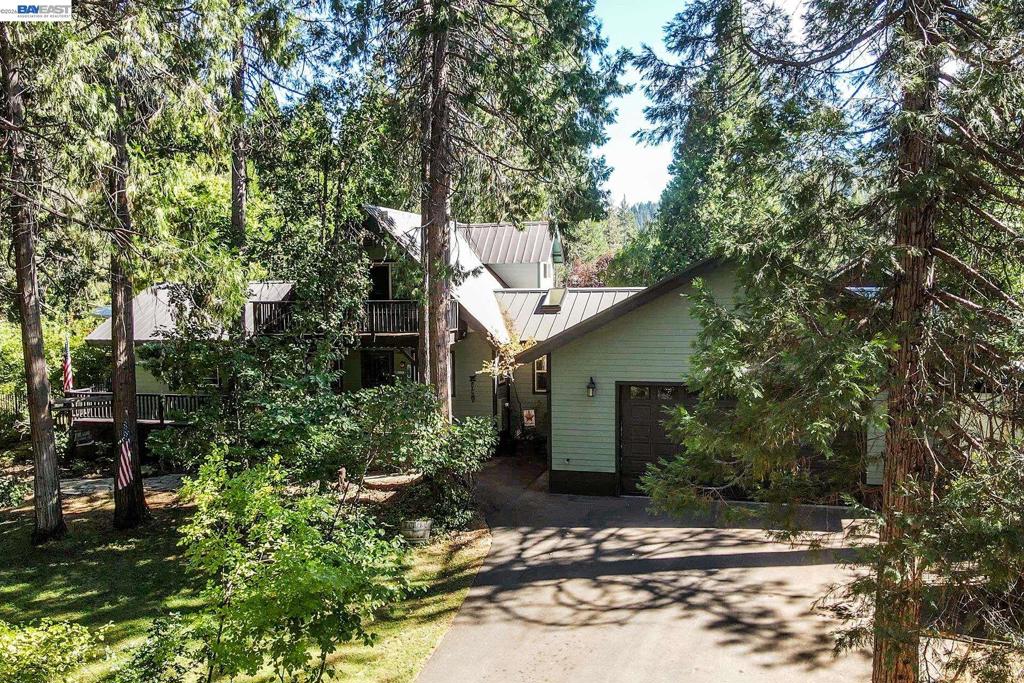 320 Airport Rd