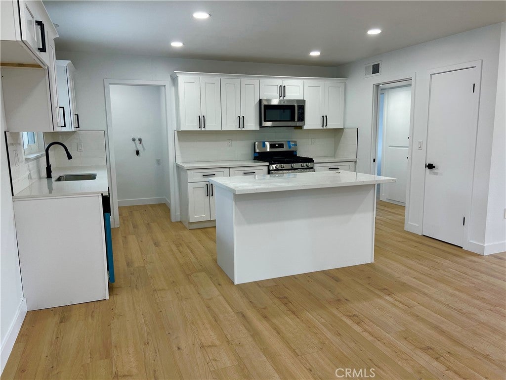 26790 Oakmont
