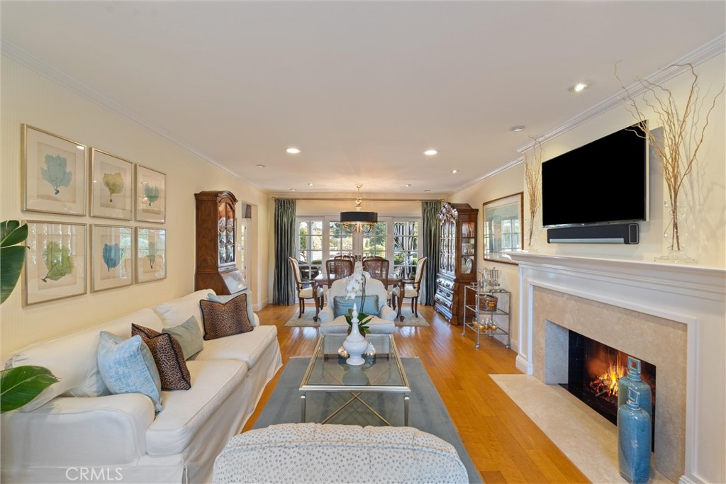 2136 W Gaucho Drive
