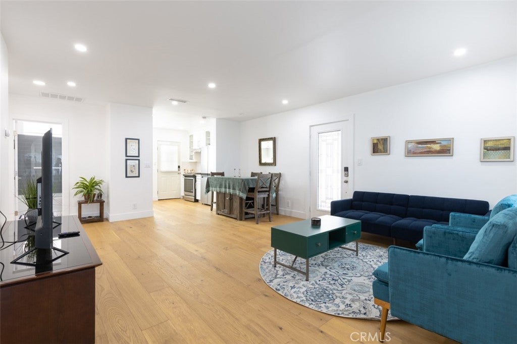 6036 Lindley