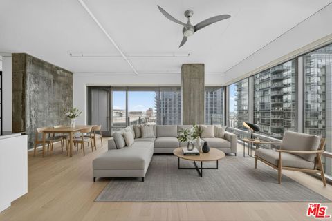 Photo of 1100 S Hope Street #1501, Los Angeles, CA 90015 (MLS # 25585585)