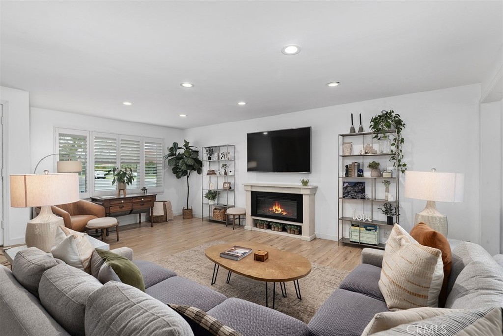 Tustin - Residential Lease