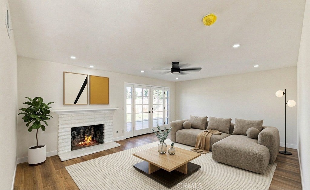 310 N Swidler