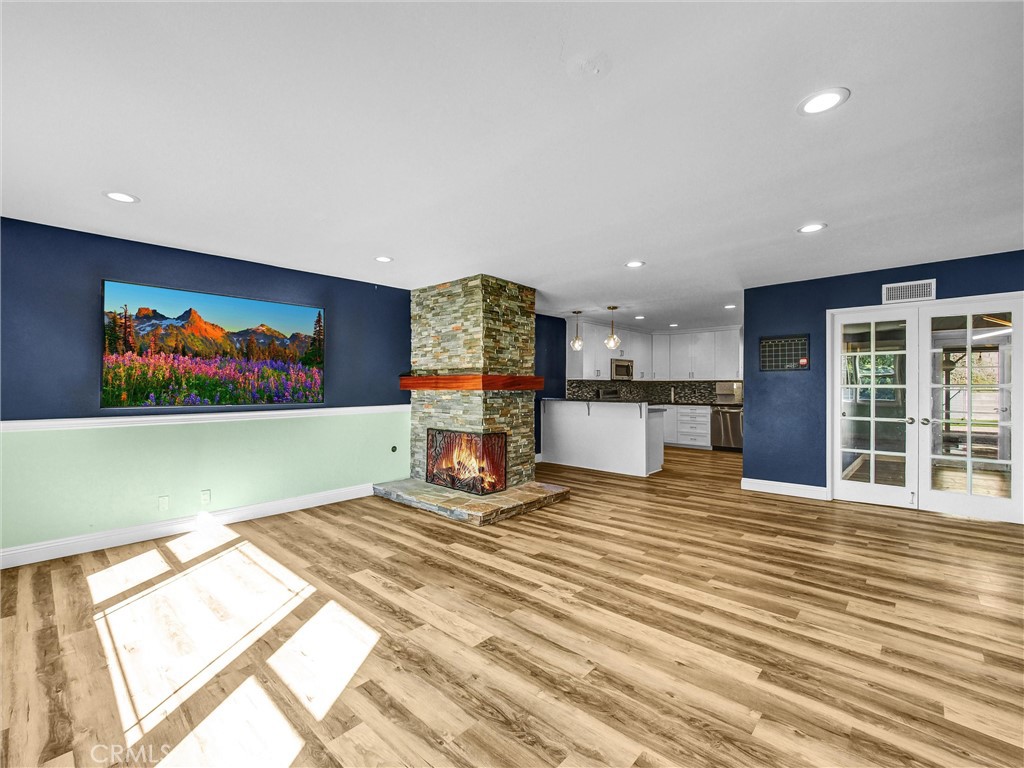 351 Glenoaks