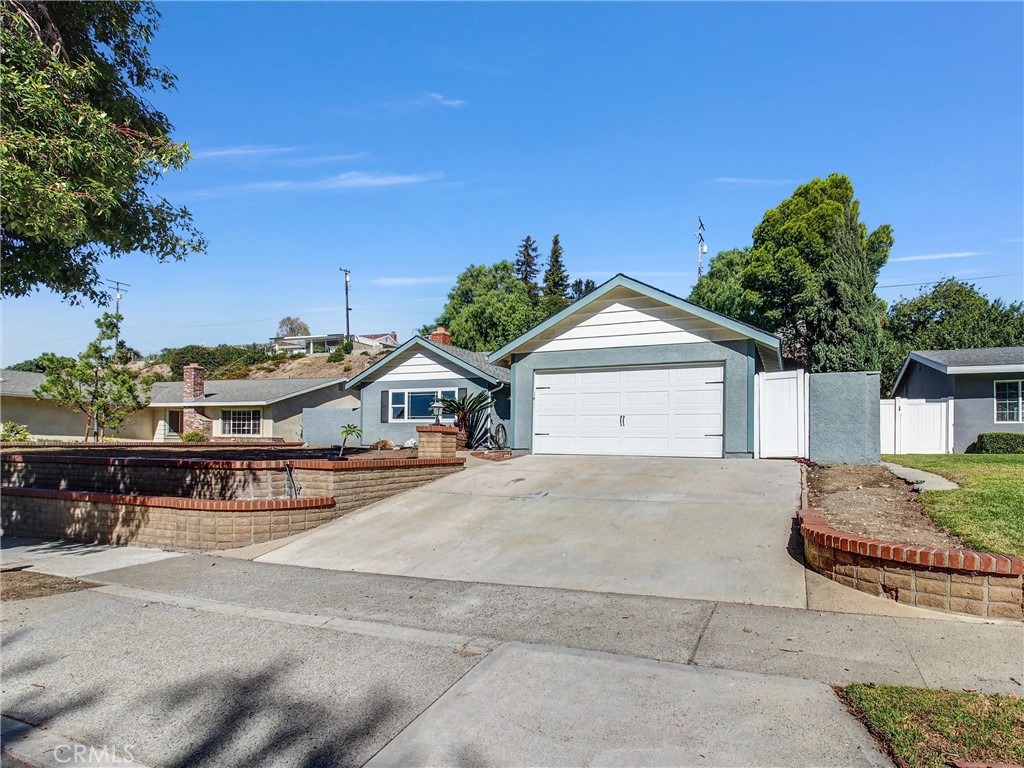351 Glenoaks