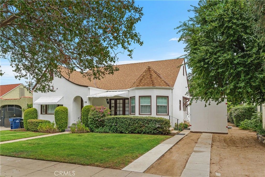 Photo of 24 N Buena Vista Street, Redlands, CA 92373 (MLS # IV25238220)